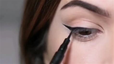 طريقة رسم الآيلينر للمبتدئات Eyeliner Tutorial Youtube