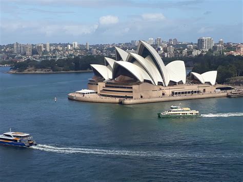 Solve Sydney Opera House Jigsaw Puzzle Online With 192 Pieces