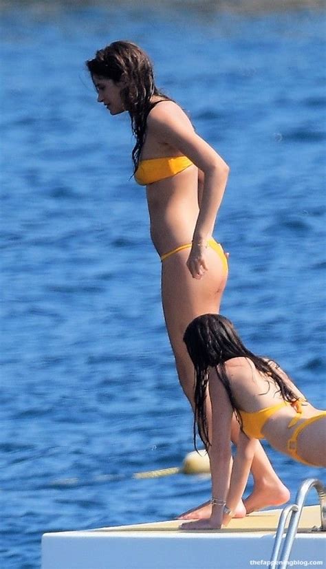 Cairo Dwek Shows Of Her Bikini Body While Enjoying The Sun At Luxury Hotel Eden Roc Photos