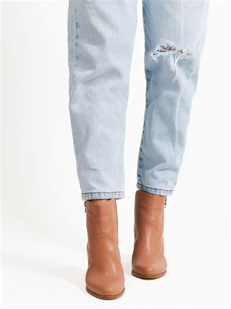 BOTA JESSY NUDE Loja de Calçados Femininos Rasteiras mules botas e mais