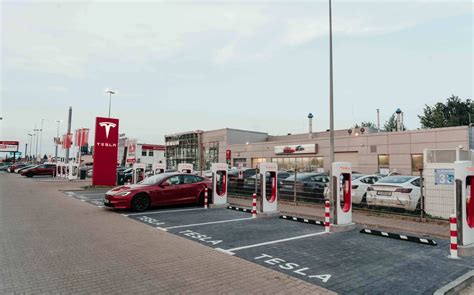 Tesla inwestuje w Polsce Rusza największy supercharger Dziennik pl