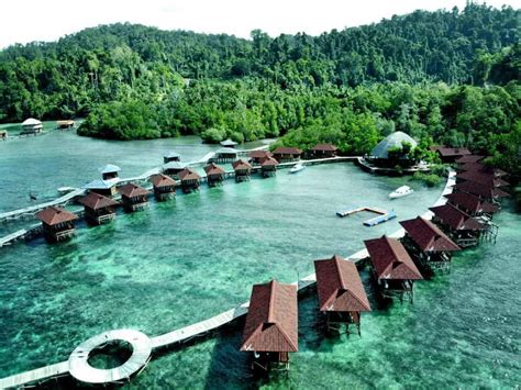 3 Raja Ampat Resort Wisata Raja Ampat