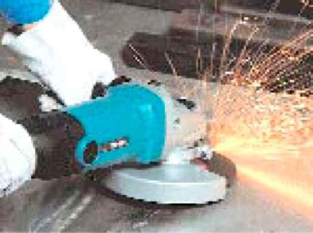 Двуручные углошлифовальные машины Makita GA7010C/ GA9010C