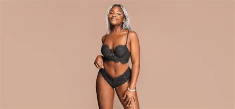 18 Thousand Curvy Woman Lingerie Royalty Free Images Stock Photos Pictures Shutterstock