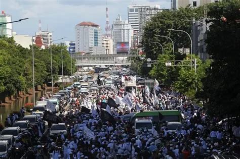 Habib Bahar Bin Smith Ceramah Kritik Satire Ke Jokowi Hingga Isu