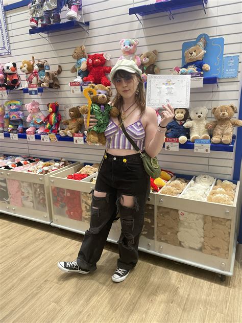 June Lovejoy ジューン•ラブジョイ9 18フェチフェス24日大阪スマイル撮影会残3席 On Twitter Went To Build A Bear And Made A