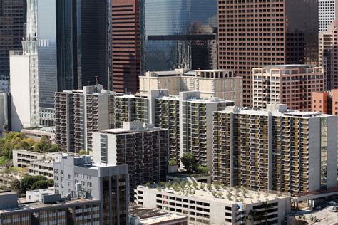 downtown la vacancy rate hits  year high curbed la