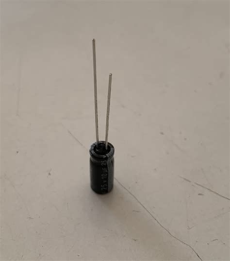 10MF 50V 105 – C.B.Electronics
