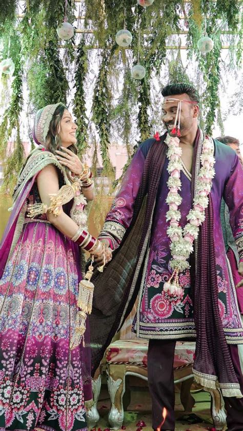 shatha ka jaugdha ma najara aaii divya agarwal thakha vadaga fataja