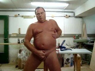 Nackt In Der Werkstatt Den Schwanz Durch Wichsen Gay Xhamster