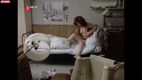 Naked Viola Schweizer In Geschlossene Gesellschaft