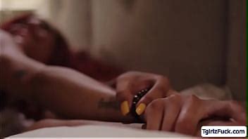 Ts Rubi Maxim chupa la polla de otros tíos XVIDEOS