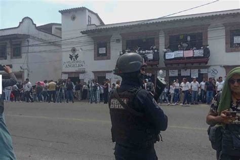 Con Una Caravana Amigos Y Familiares Despiden A Camila La Ni A