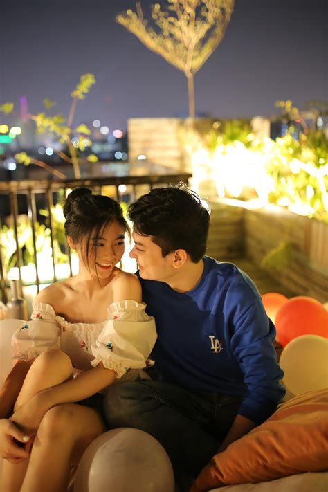 Hot girl gia thế khủng tuyên bố chia tay bạn trai streamer nổi tiếng yêu năm