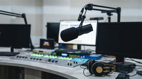 Key facts about the US radio industry and its listeners for National