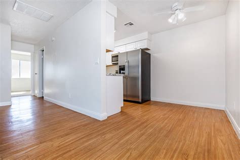 canyon club apts 8