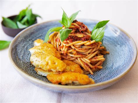 Chicken Milanese with spaghetti | Recipe with Video | Kitchen Stories