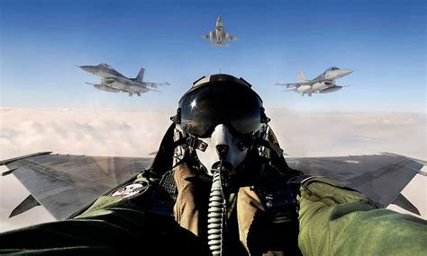 "Emekli Hava Kuvvetleri savaş pilotu, ABD'nin İran'ın nükleer tesislerine saldırısını tartışıyor."
