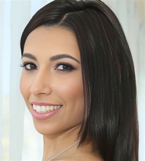 "Esme & Roy" Noisy Naptime/The Hugo Express altyazılar.