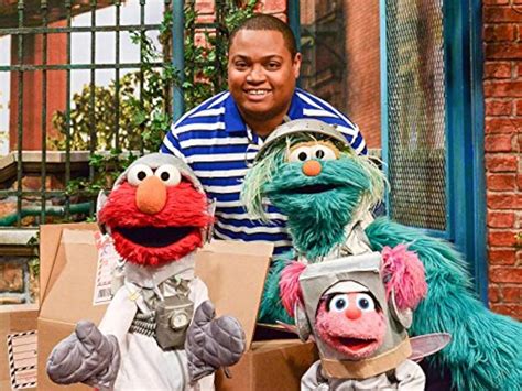 "Sesame Street" To the Moon, Elmo (TV Episode 2016) - IMDb