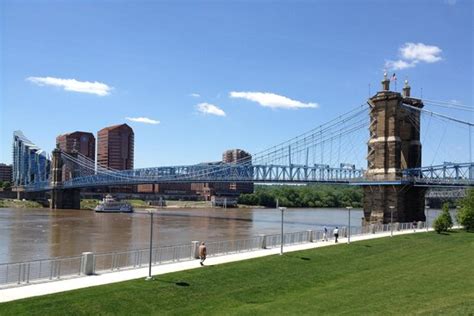 $89 Hotels near Riverwalk in Cincinnati Orbitz