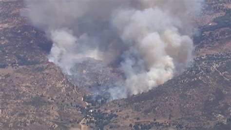 'Bunnie Fire' threatens structures in Ramona