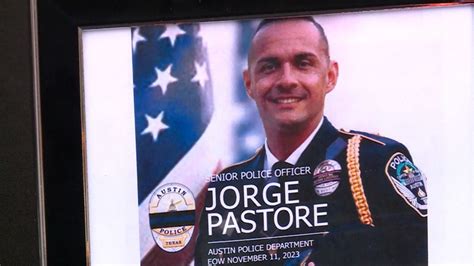 'Died doing what he loved': Dozens rally in honor of APD officer killed in hostage situation