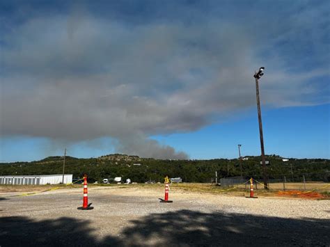 'Fleeing for our lives': Hays County residents, businesses recount escaping 400-acre Oak Grove Fire