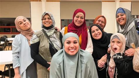 'I am Latina and I am Muslim:' West-Side nonprofit provides community for Latino Muslims