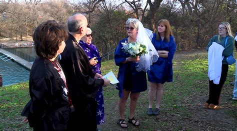 'Literally taking the plunge': Couple marries at Barton Springs' New Year polar plunge