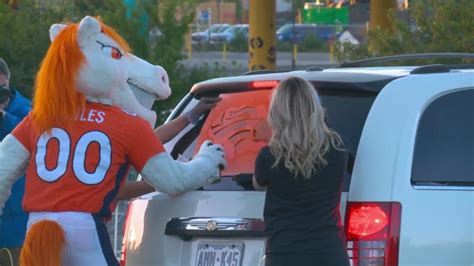 'Paint the City Orange' event hypes up Broncos fans