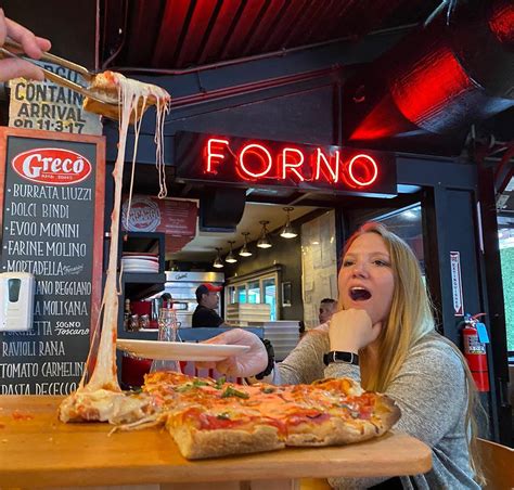 'Really incredible': Inside a downtown Chicago pizza tour