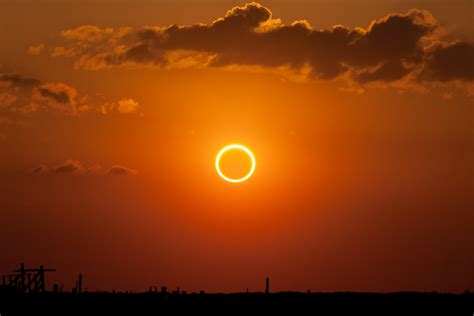 'Ring of fire' solar eclipse moves over the U.S. on Saturday