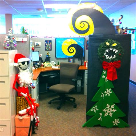 'The nightmare before Halloween': Torrance mall already decorated for Christmas