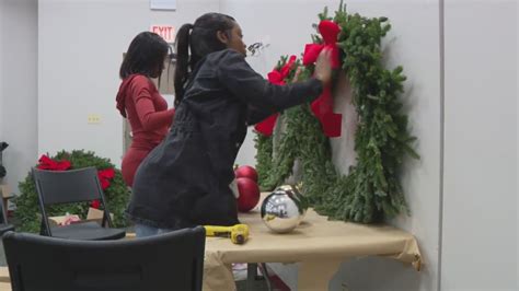 'Wreaths of LUV' offers volunteer outlet for young people during the holidays