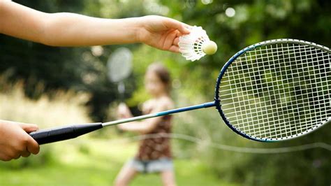 badminton saque