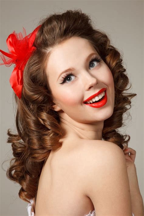 easy pin up hairstyles for medium hair