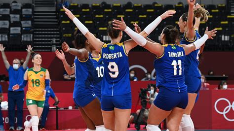 jogo de volei feminino brasil e servia