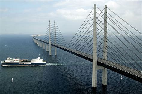 ponte que liga dinamarca a suecia