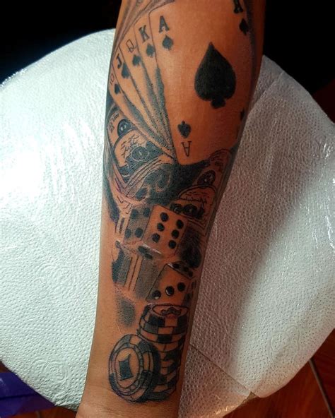 tattoo de jogos de cassino braço fechado