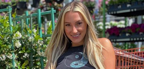 @Emily_Knight.Tv Onlyfans Leak