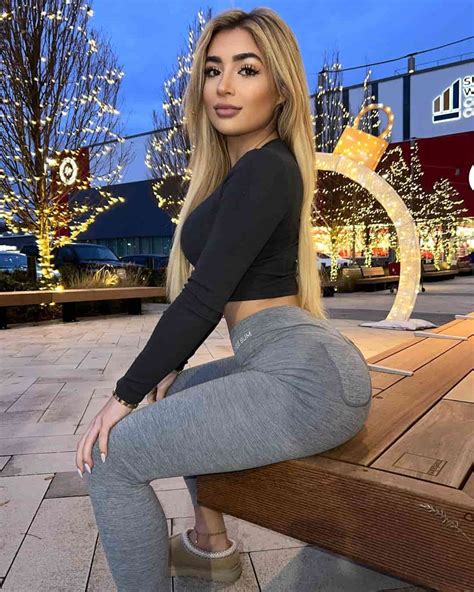 🍑 @Imfaithxo Onlyfans Leak +18 90 Pics