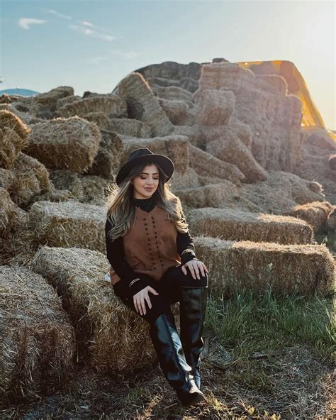 @berivanmeseler ile #düet Kızın Sesi Çok İyi Değilmi #  TikTok.