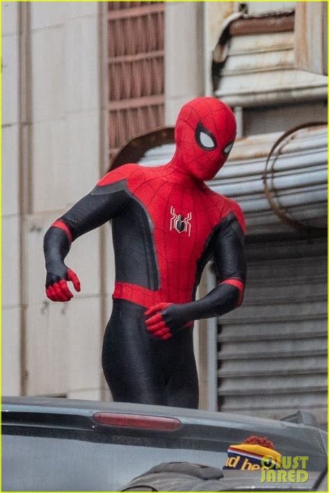 ¡Consigue el traje de Spiderman de Tom Holland y conviértete en el superhéroe definitivo!