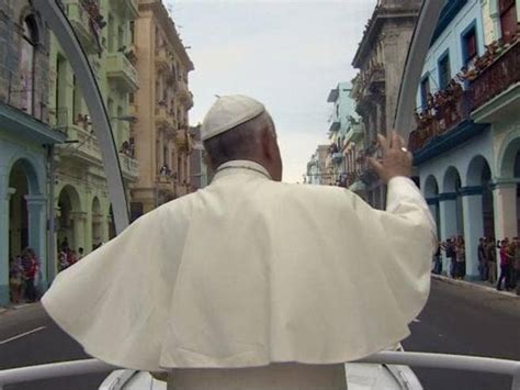 «In viaggio»: il Papa fra tanta solidarietà e forse poco assoluto