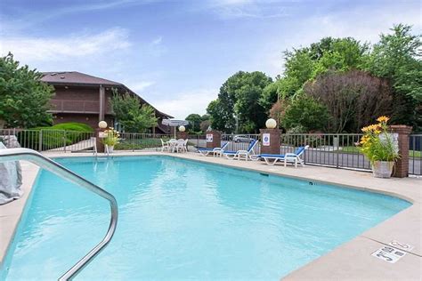 °HOTEL QUALITY INN MOUNT AIRY MAYBERRY MOUNT AIRY, NC …