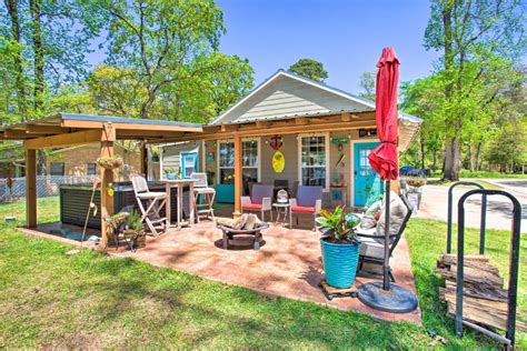 °PET-FRIENDLY LAKEFRONT GETAWAY WITH HOT TUB! COFFEE CITY, TX …