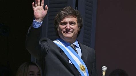 ¿Argentina en venta? La polémica tras el decreto de Milei que elimina el límite para que los extranjeros compren tierras
