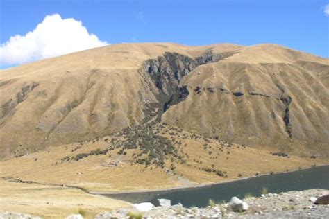 ¿En qué punto del río se forma el abanico aluvial?