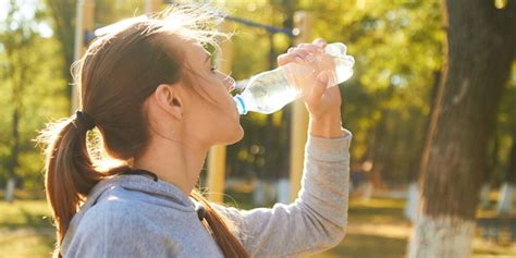 ¿Qué bebida es la mejor para hidratarse? Pista: no es agua